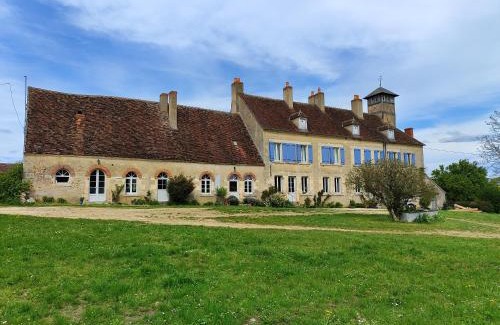 Vielmanay House | Gîte entre Loire, Vignobles et Bertranges