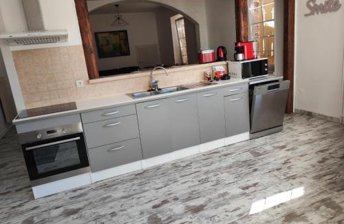 Celles-sur-Plaine House | Gîte "fils et cotons" Piscine Intérieure chauffée à l'année et sauna privé