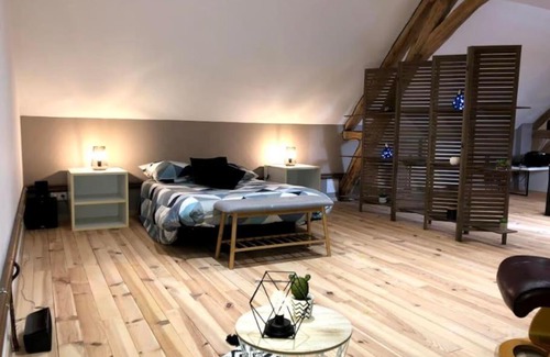 Couzon House | Gîte la bergerie, piscine chauffée,