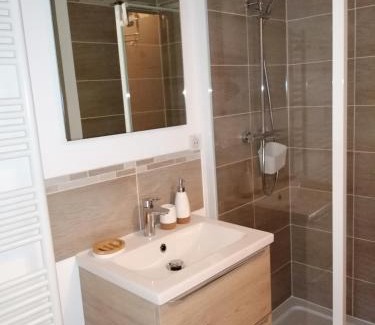 Montmelard House | Gîte Le four à pain avec SPA