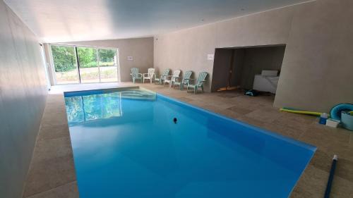 Saint-Mars-la-Reorthe House | Gîte Le Puy Martineau piscine privée intérieure chauffée à 10 min du Puy du Fo
