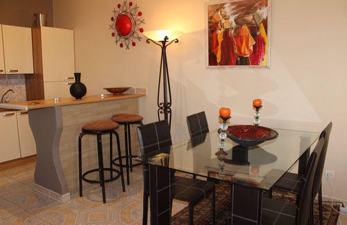 Carpentras House | Gîte Le RIAD quiet vacation home swimming pool and jacuzzi garden Carpentras