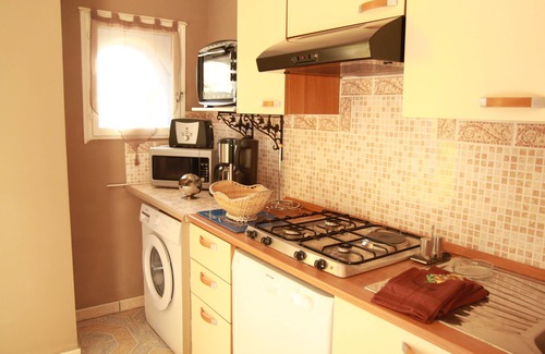 Carpentras House | Gîte Le RIAD quiet vacation home swimming pool and jacuzzi garden Carpentras
