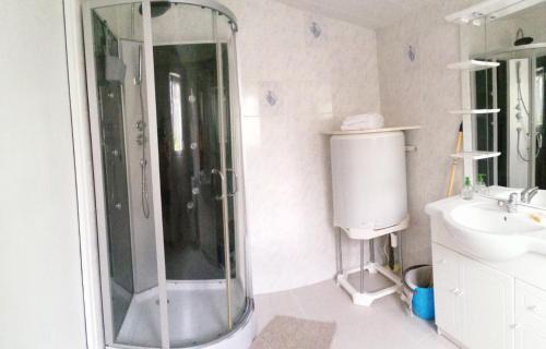 Freneuse Apartment | Gîte Les Bignones