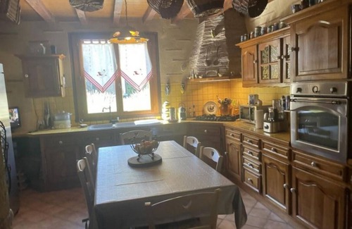 Cancon House | Gîte Les Lavandes Pleasant, spacious country house.