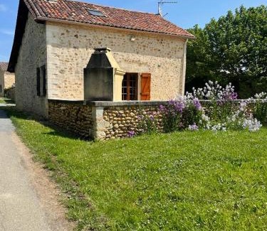 Salon House | Gîte Les Mareillauds - Piscine