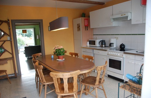 Bourseigne-Vieille Cottage | Gîte Les Trois Voisins