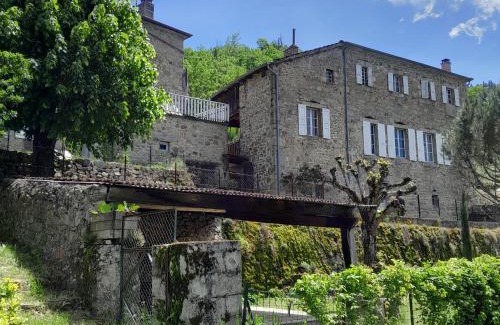 Saint-Julien-Vocance House | Gîte MANDRA chez gîtes QUE CANTA