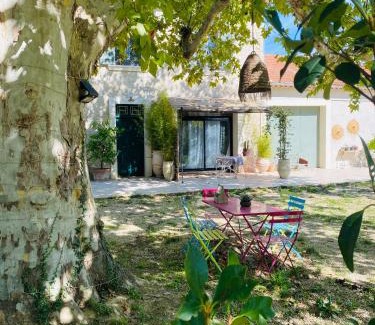 L'Isle-sur-la-Sorgue Apartment | Gîte Mas La Bohème Piscine Parking Privé L'Isle-Sur-La-Sorgue