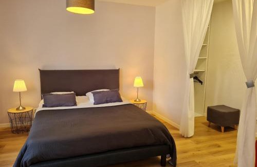Saint-Sigismond House | Gîte moderne avec jardin, terrasse et parking privé - FR-1-590-538