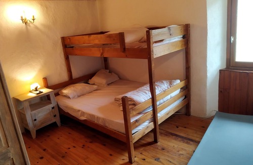 Entraunes Apartment | Gîte NORYEMA, 3 pers, (+1bb), T1 30m2, portes du Mercantour, quiet, disconnected
