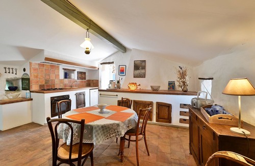 Lussan Apartment | Gîte Pina - Gîte avec piscine partagée
