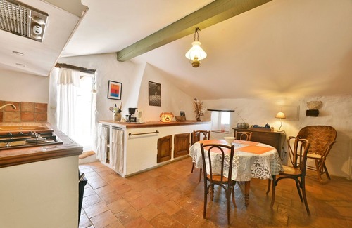 Lussan Apartment | Gîte Pina - Gîte avec piscine partagée
