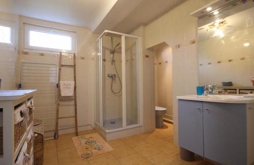 Champosoult House | Gîte rénové à la ferme, 4 chambres, jardin clos, WiFi, parking, animaux, activités nature à proximité - FR-1-497-27