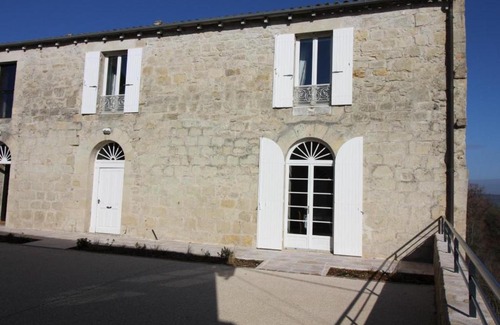 Roquebrune House | Gîte Roquebrune, 5 pièces, 8 personnes - FR-1-440-205