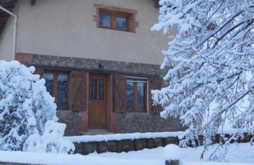 Chamboeuf House | Gîte rustique avec cheminée, jardin et wifi - FR-1-496-175