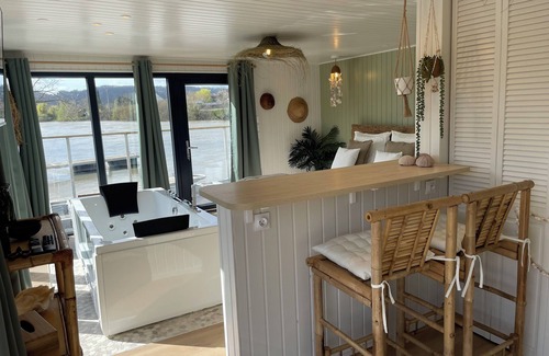 Bennecourt Boat Rental | Gîte Seine et Nature : Le Capitaine