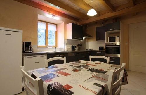 Saint-Julien-des-Chazes House | Gîte spacieux avec terrasse surplombant rivière, idéale pour pêche et sports d’eau, tout inclus - FR-1-582-17