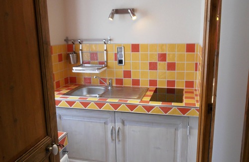 Decize Cottage | Gîtes, Maisonette, guest room, bikes welcome, DECIZE