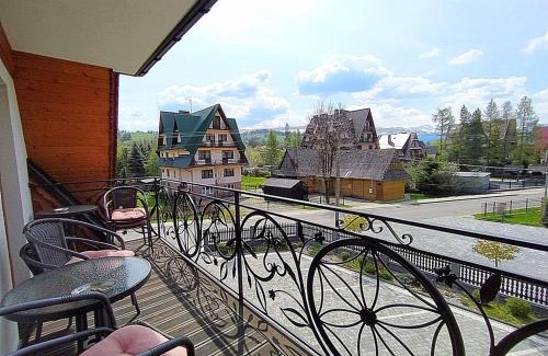 Bialy Dunajec House | Góralski Dworek