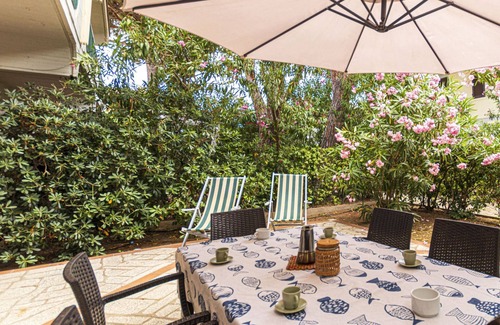 Marina di Campo Apartment | Gabbiano 3 in Marina di Campo, apartment in a residential area, convenient to all services and close