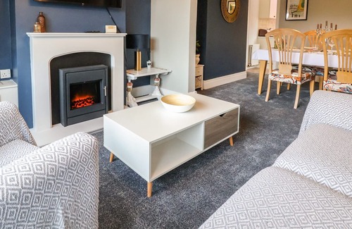 Sandiway Cottage | GABLES COTTAGE, family friendly, with a garden in Sandiway
