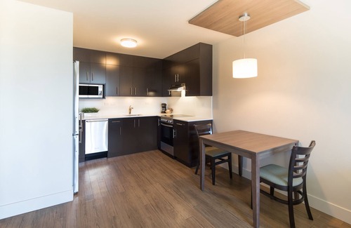 Vancouver Hotel | Gage Suites at UBC