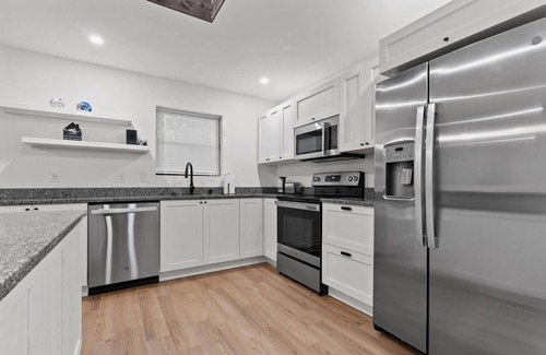 Gainesville House | Gainesville remodeled home-4 miles from UF campus!
