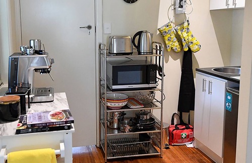 Limonite Bed & Breakfast | Galahad's Animal Sanctuary & B&B/Tour/Farmstay