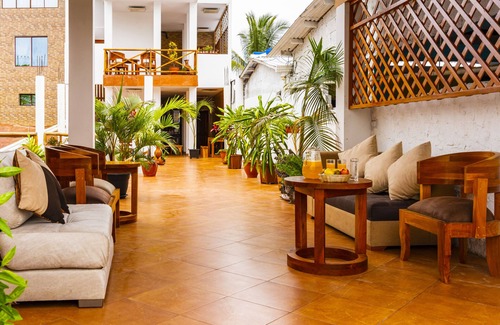 Bahia de la Academia Condo | Galapagos and Beyond