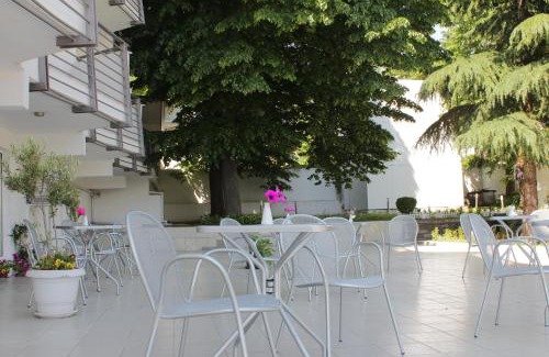 Oraiokastro Hotel | Galaxy Art Hotel