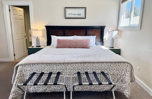 Hulls Cove Hotel | Gallagher's Travels Room Eleven (King)