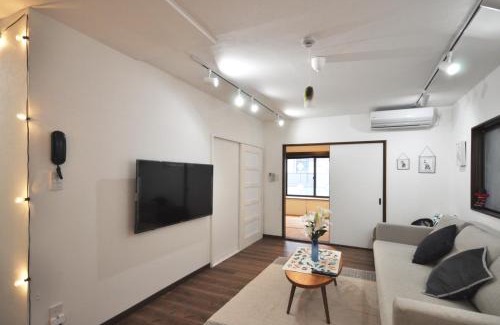 Ota Apartment | Gallery House