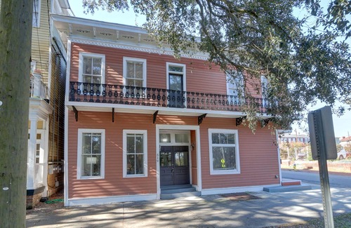Beach Institute House | Gallery Stays - Parkside Estate