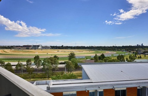 Kensington Apartment | Gallop to Your Getaway