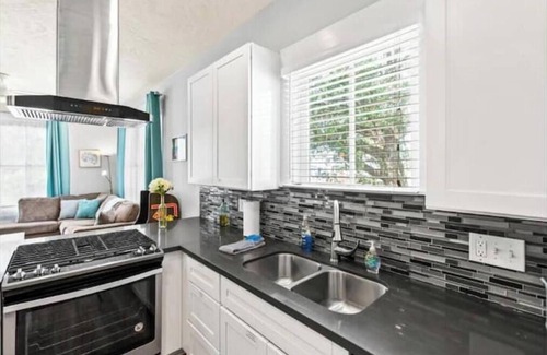 Galveston House | Galveston Getaway: 3BR w/Games & Near Beach