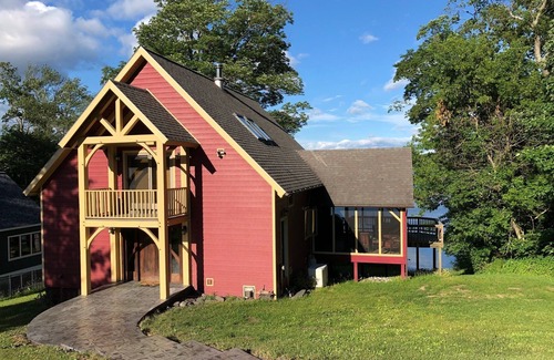 Broadalbin House | Galway Lake Getaway 3 Bedrooms, 2.5 Bath Sleeps 6