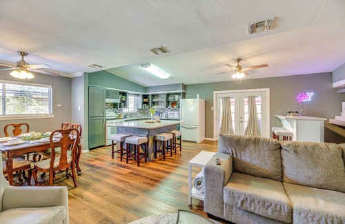 South Side House | Game Room & Grill: Family Home in Corpus Christi!