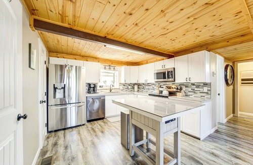 Munds Park Cabin | Game Room, Hot Tub: Family Cabin in Munds Park!