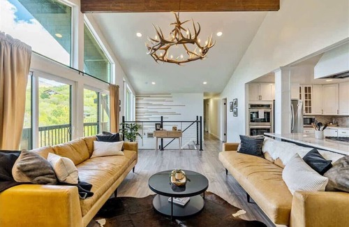 Bountiful House | Game Room, Pickleball Courts & Golf Course Close