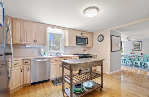 South Chatham House | Game Room Walk to Nantucket Sound