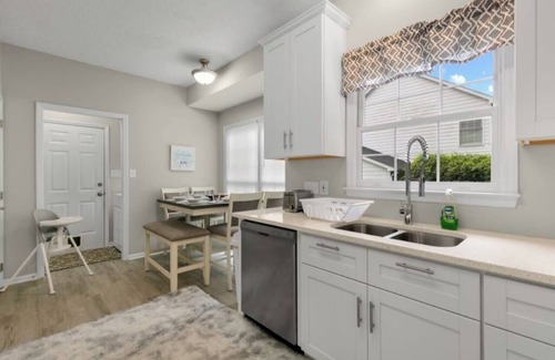 North Raleigh House | ☆ Game Space! Fenced In Yard ☆
