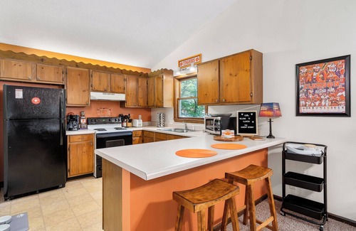 Clemson House | Gameday Getaway! - Less than 2 miles from Death Valley!