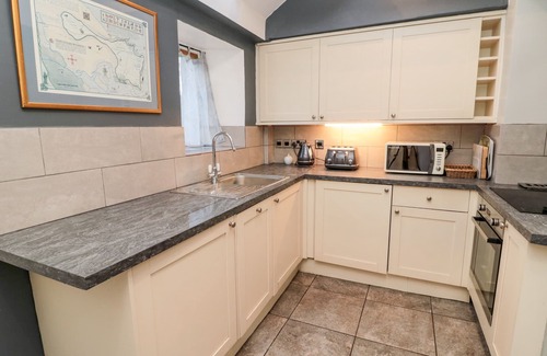 Chillingham Cottage | GAMEKEEPERS COTTAGE, pet friendly, with open fire in Chatton