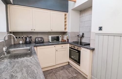 Chillingham Cottage | GAMEKEEPERS COTTAGE, pet friendly, with open fire in Chatton