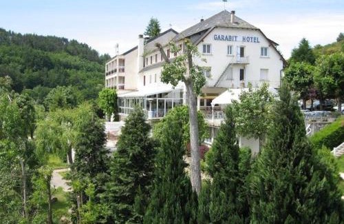 Anglards-de-Saint-Flour Hotel | Garabit Hotel