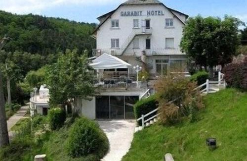 Anglards-de-Saint-Flour Hotel | Garabit Hotel