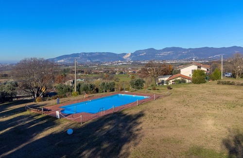 Lonato del Garda Apartment | Garda Country House - La Casa in Collina by Wonderful Italy