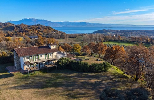 Lonato del Garda Apartment | Garda Country House - La Casa in Collina by Wonderful Italy