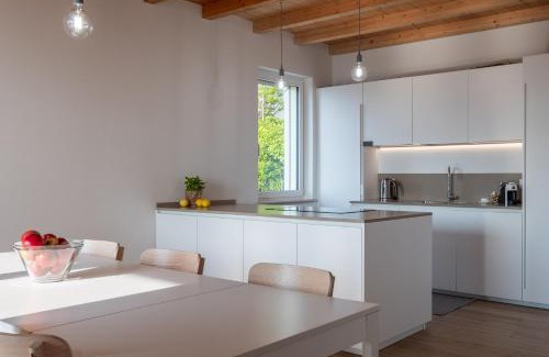 San Zeno di Montagna Villa | Garda Lake Panorama Villa with Garden & BBQ